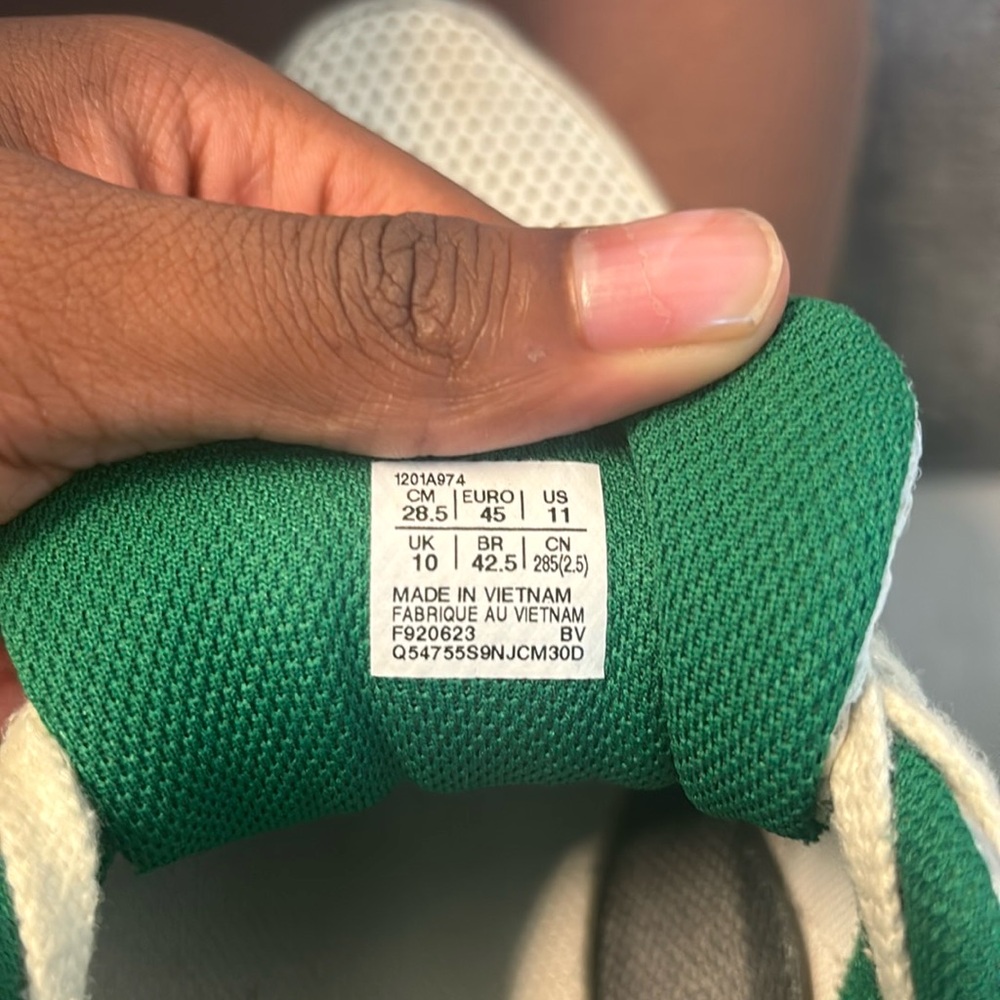 ASICS - Picture 3 of 7